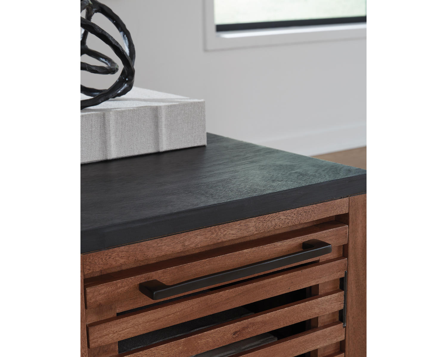 Kallari Chairside End Table