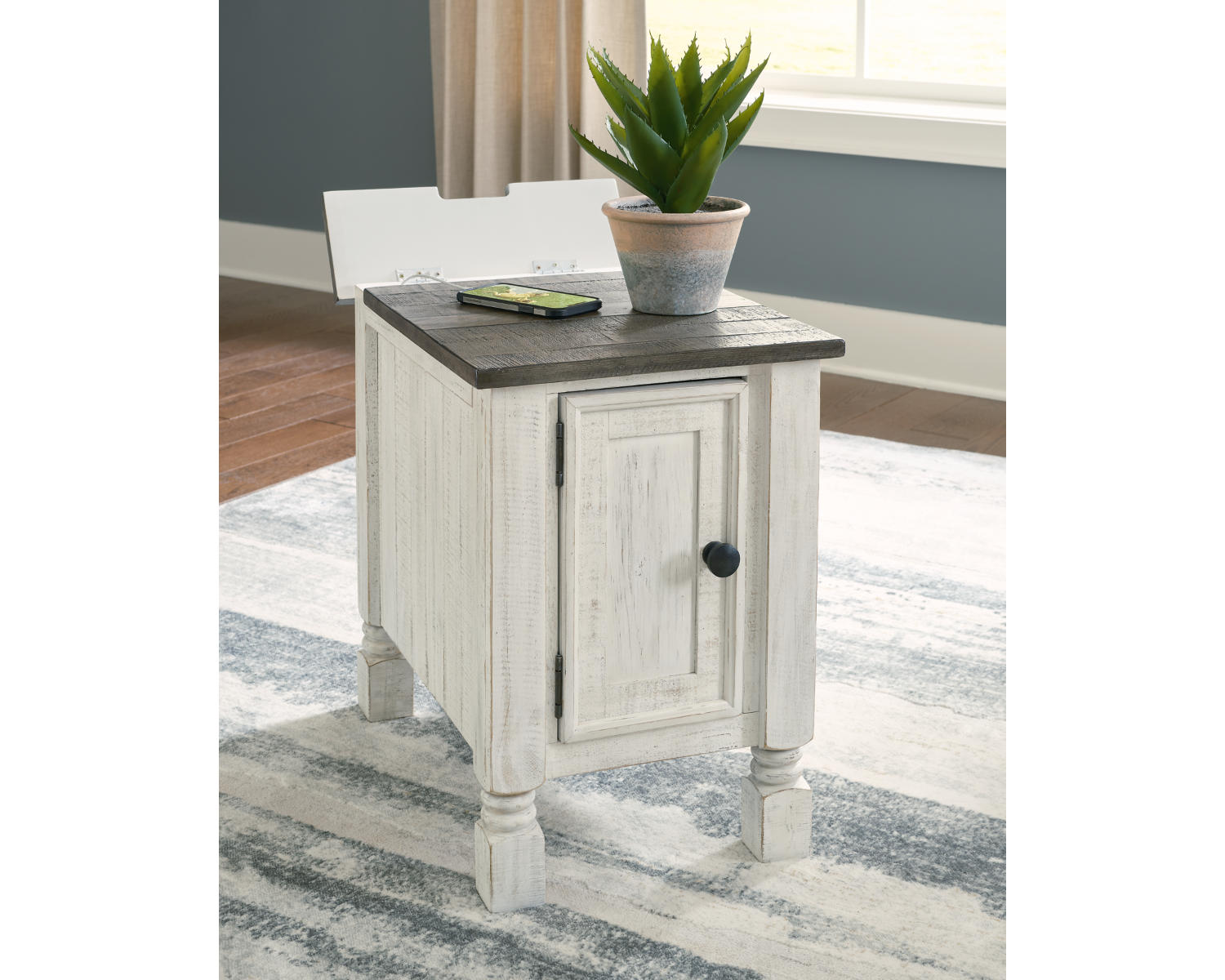Havalance Chairside End Table