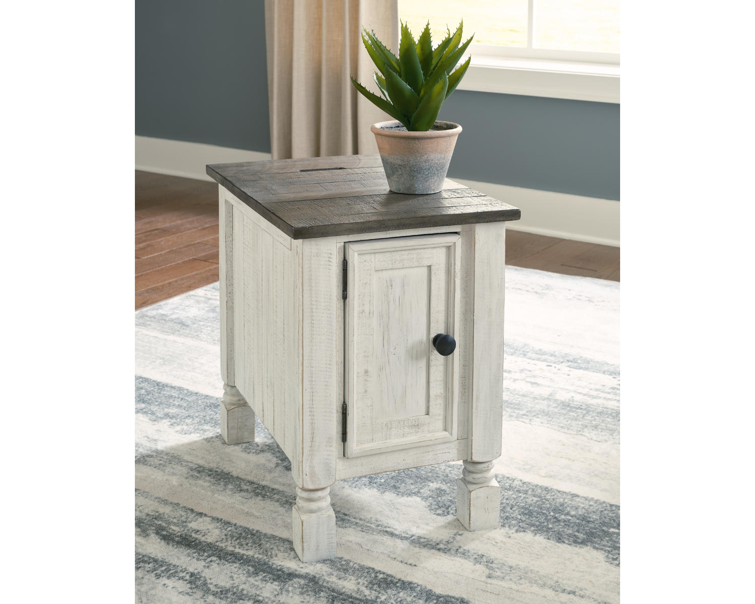Havalance Chairside End Table