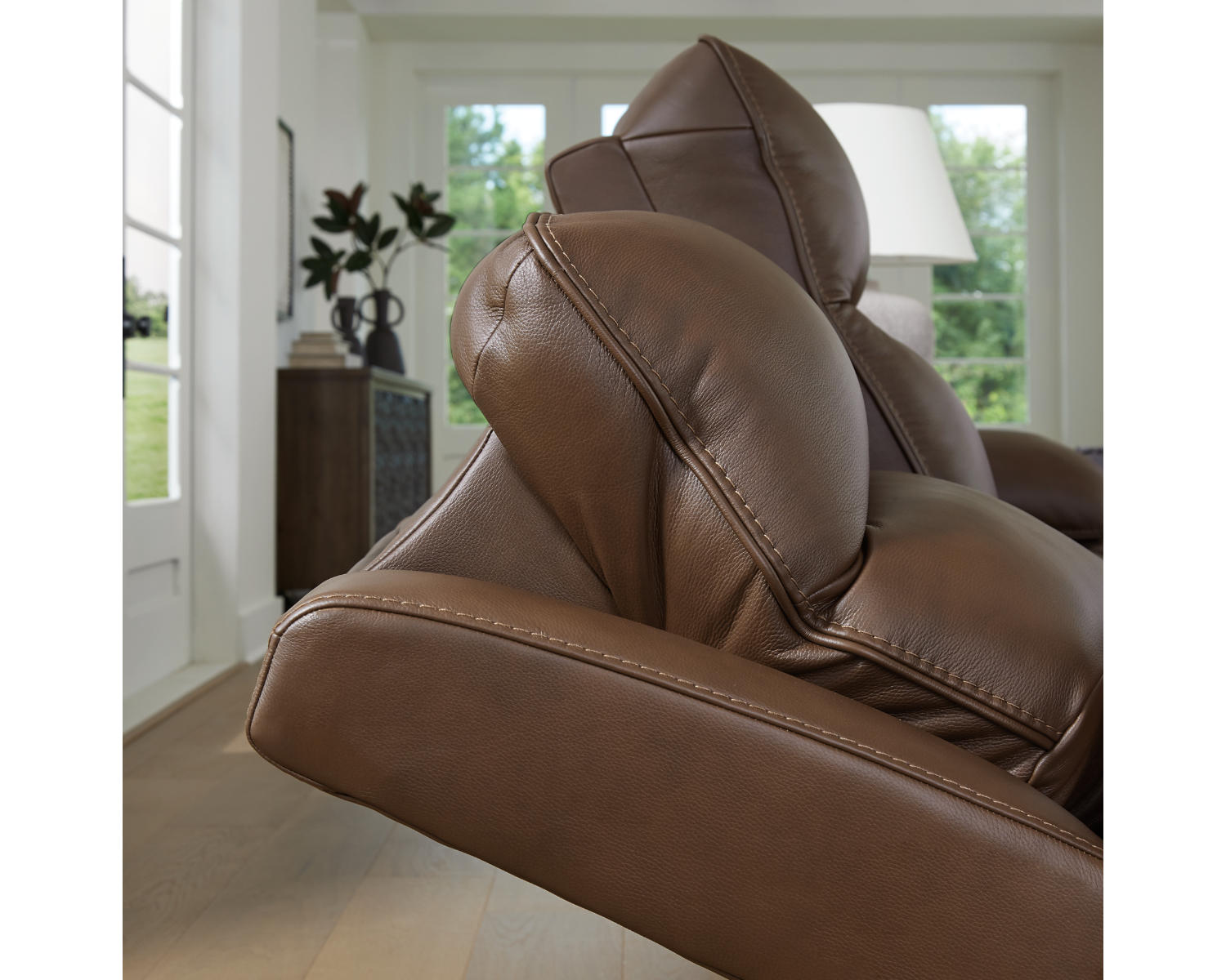 VonRyan Power Reclining Loveseat