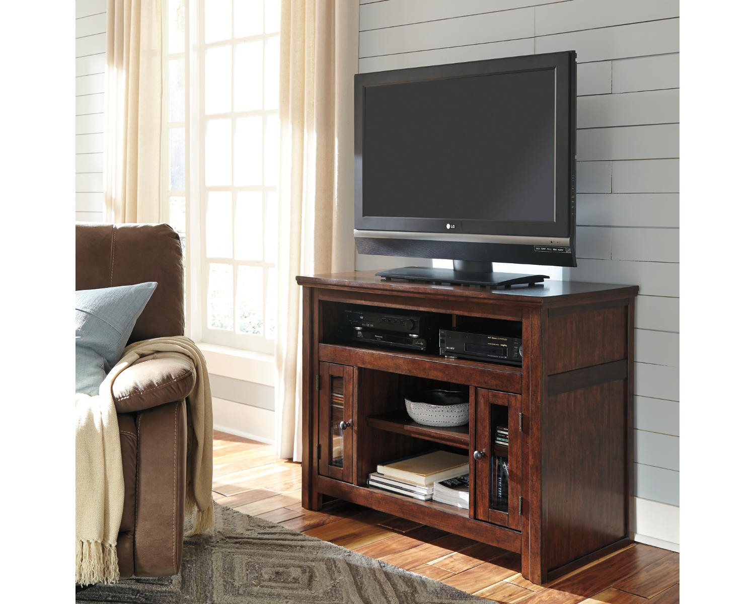 Harpan 42" TV Stand