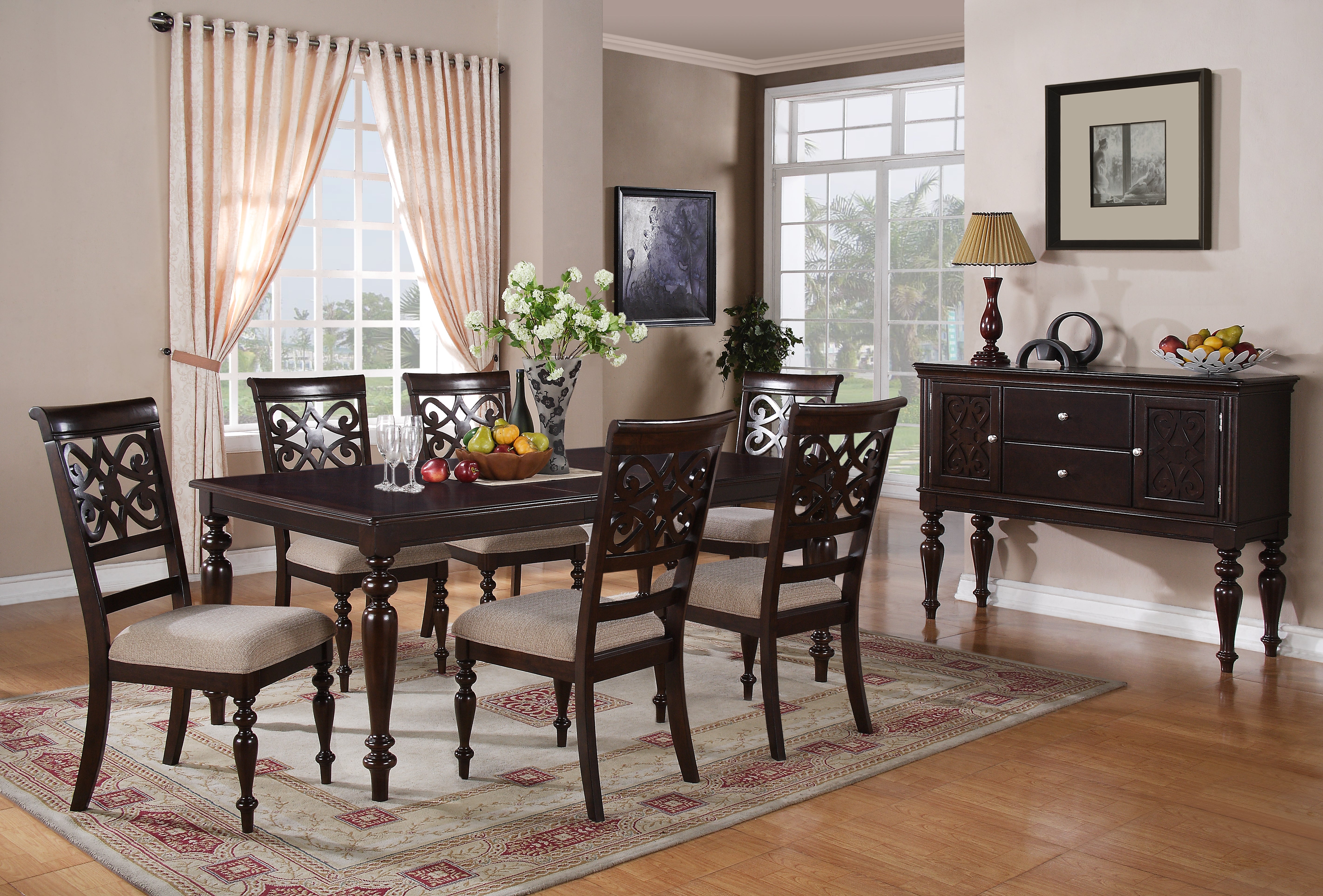 ZORA DINING ROOM