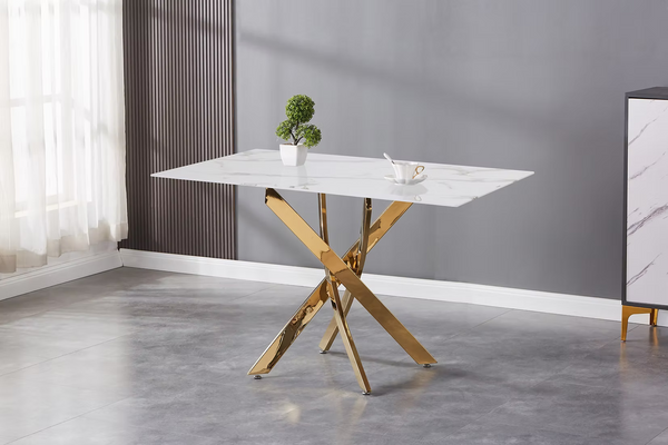 Mesa de comedor GC-140 de mármol y vidrio templado con patas doradas