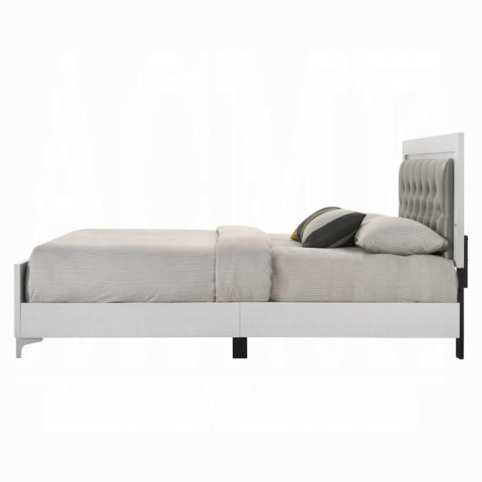 Casilda Queen Bed W/Led