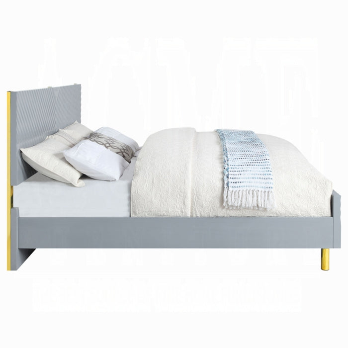 Gaines EK Bed