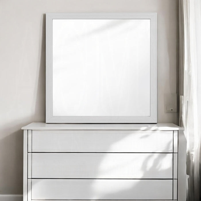 Zeena Mirror