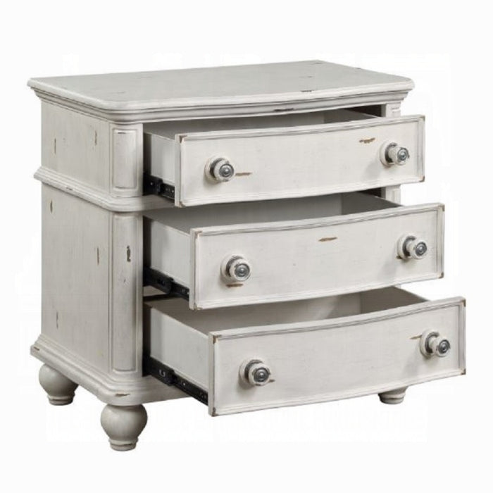 Jaqueline Nightstand