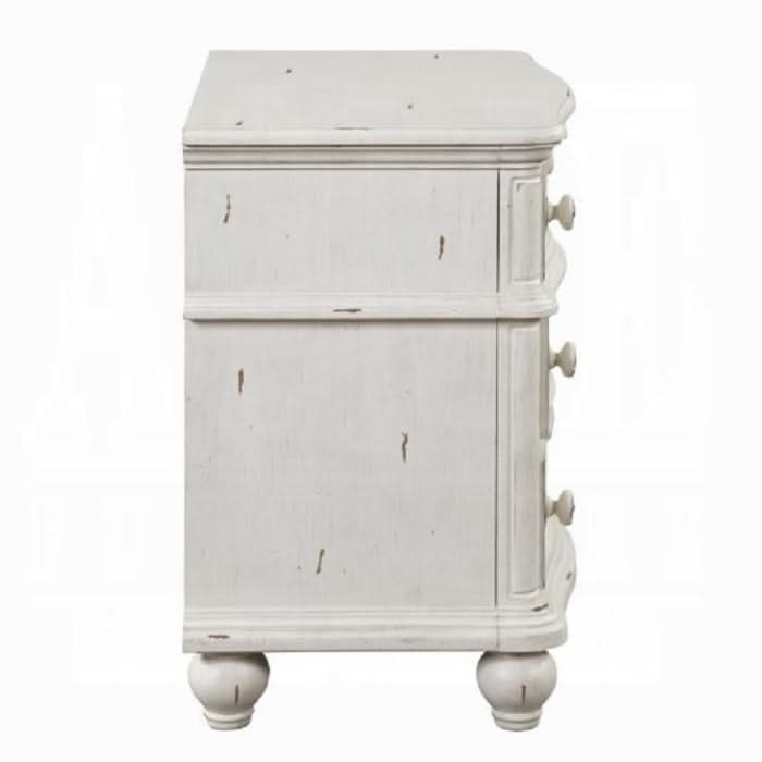 Jaqueline Nightstand