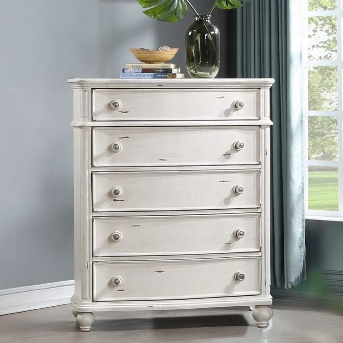 Jaqueline Chest