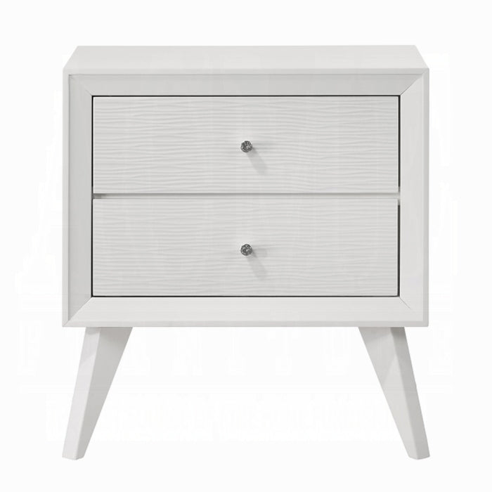 Cerys Nightstand