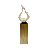 Escultura de yoga blanca - Base de bronce