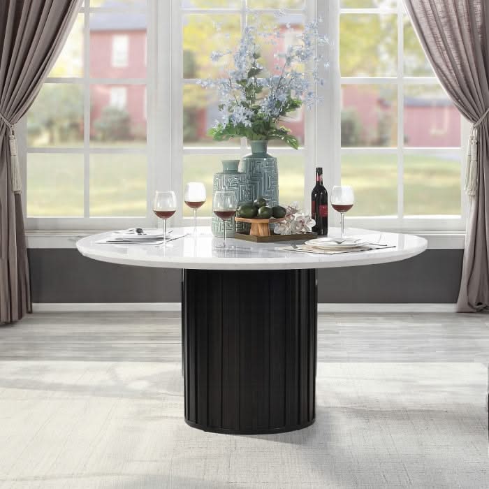Mesa de comedor redonda Jaramillo con cubierta de mármol artificial