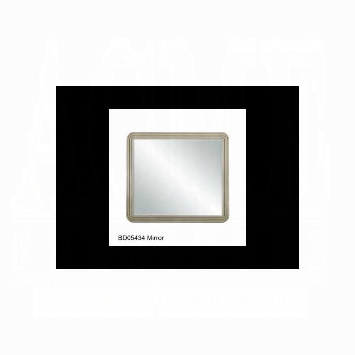 Leanna Mirror