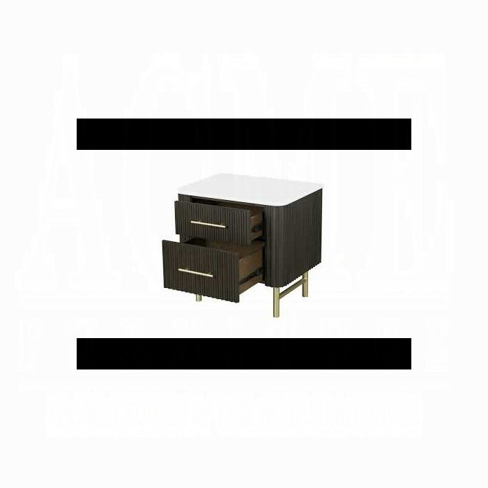 Clayten Queen Bed