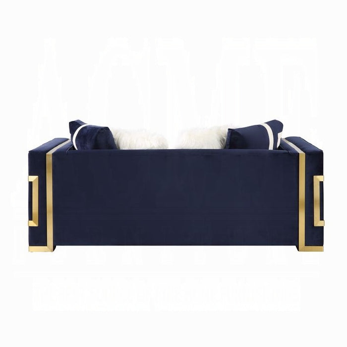 Virrux Loveseat W/4 Pillows