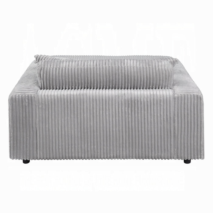 Hilde Chaise w/2 Pillows