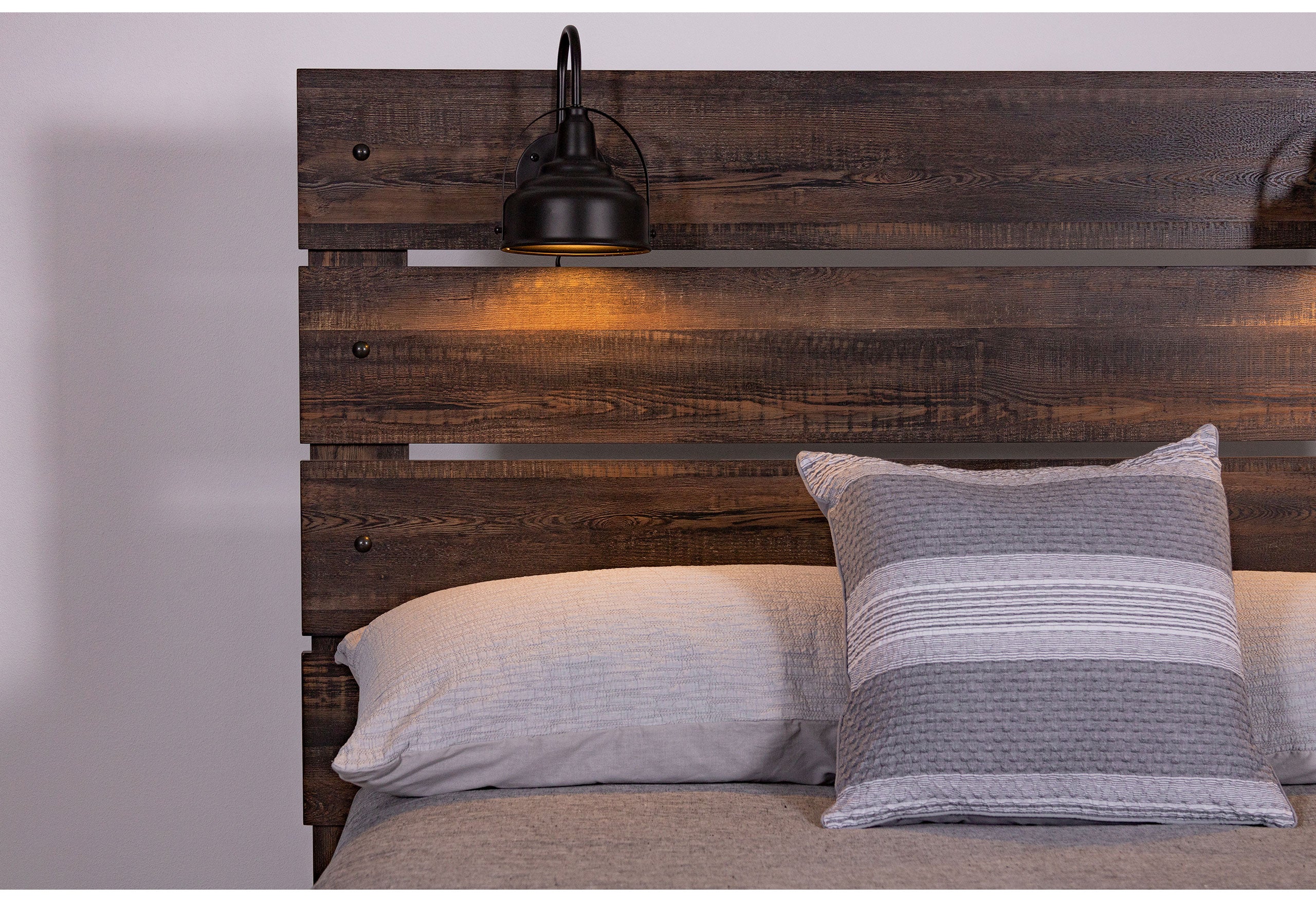LINWOOD DARK OAK QUEEN BED WITH LAMPS