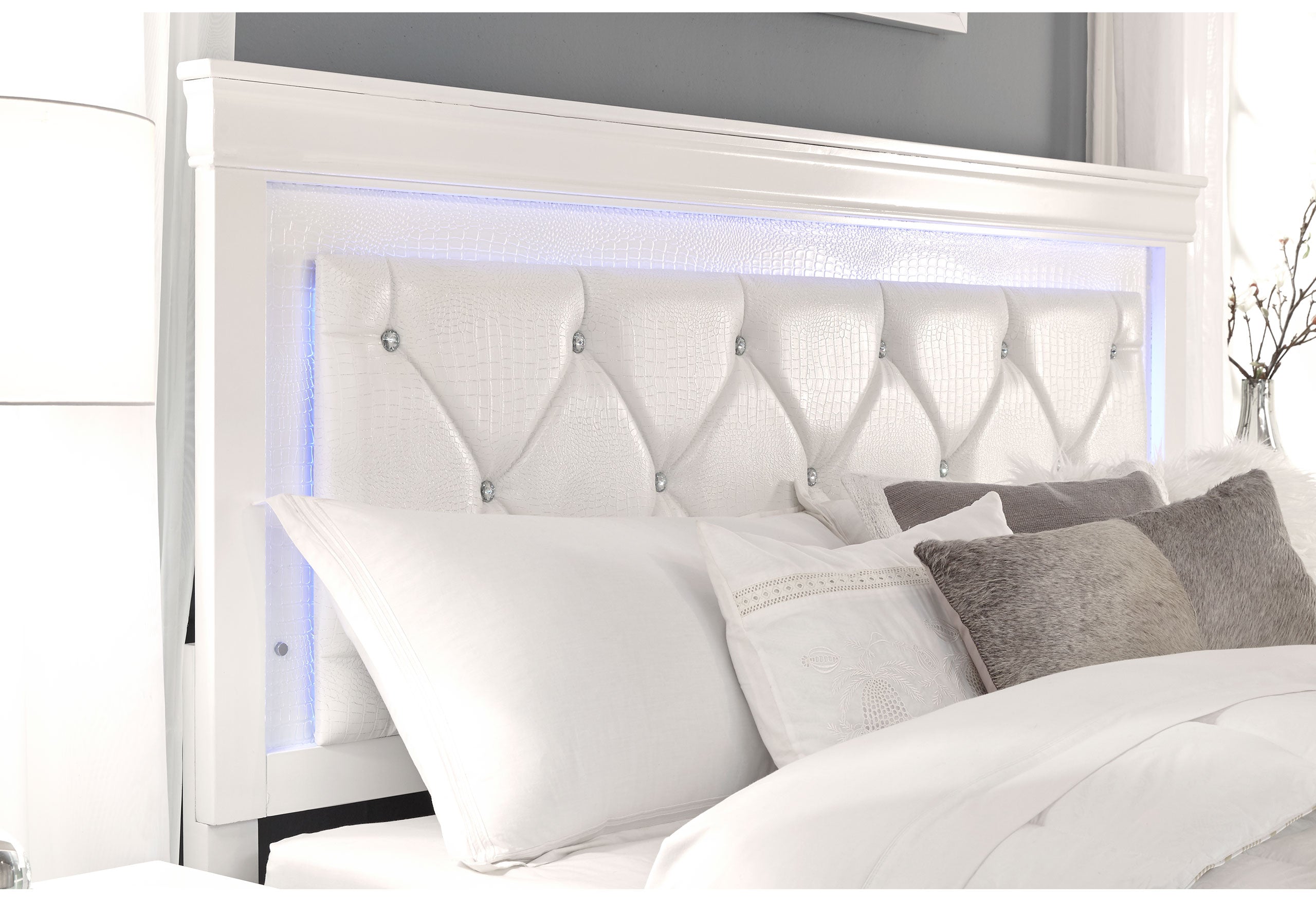 POMPEI METALLIC WHITE FULL BED WITH LED