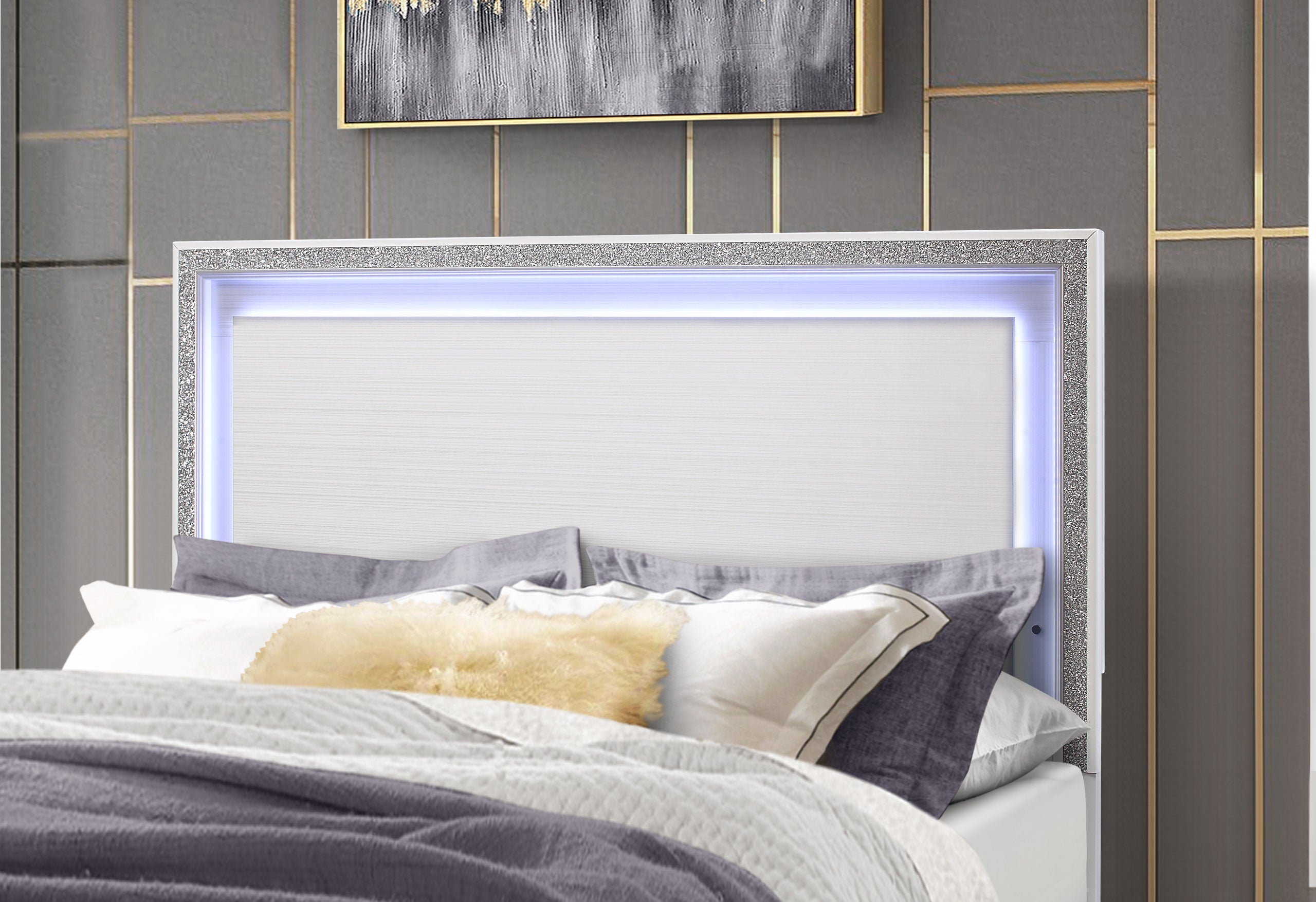 LILY WHITE QUEEN BED