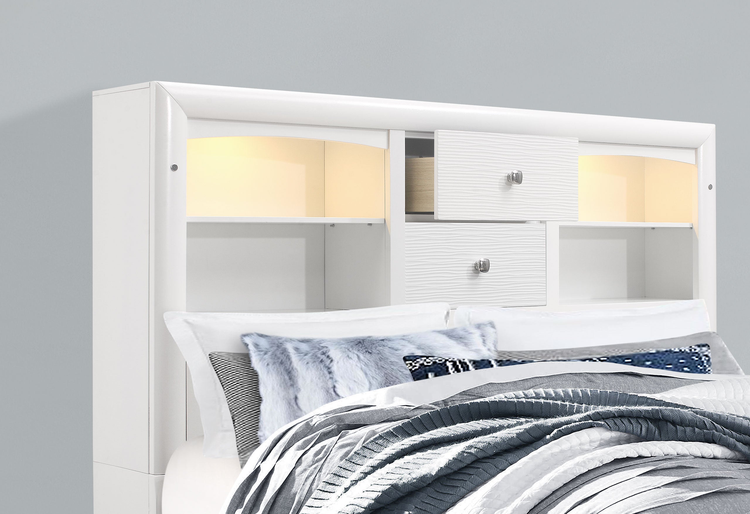 JORDYN WHITE QUEEN BED GROUP