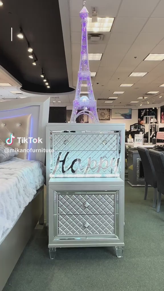 Cargar vídeo: GRUPO DE CAMA QUEEN PARIS CHAMPAGNE DE 5 PIEZAS CON LED